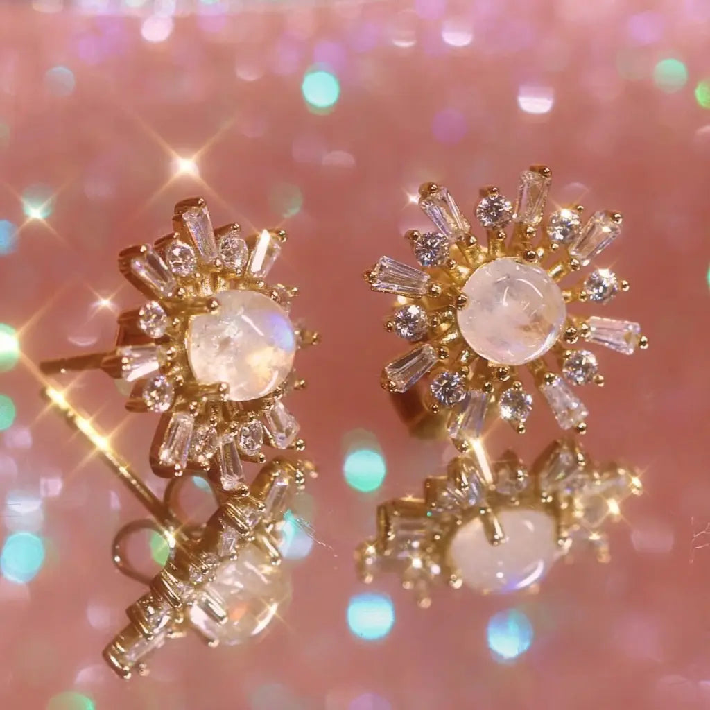 Sonya Studs - Earrings - 3